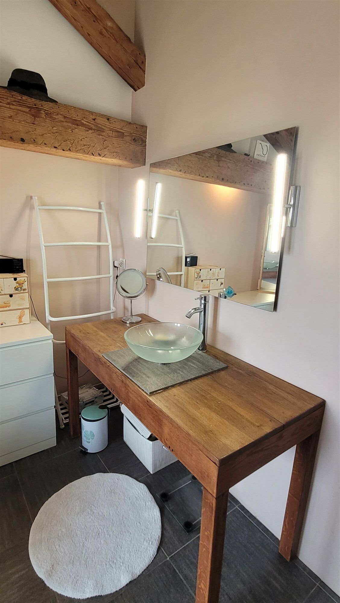 Image description